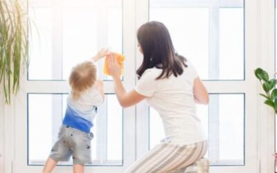 Pulizie di primavera: come pulire finestre e porte in legno